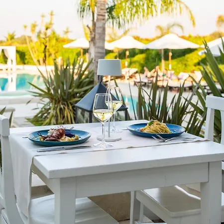 Tenuta Centoporte 4* Отранто